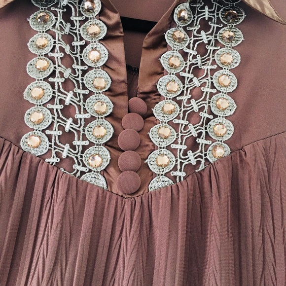Sectioned Collared Blouse - Picture 3 of 5